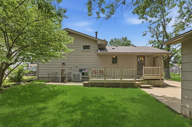 3905 Bel Aire Road, Des Moines, IA 50310