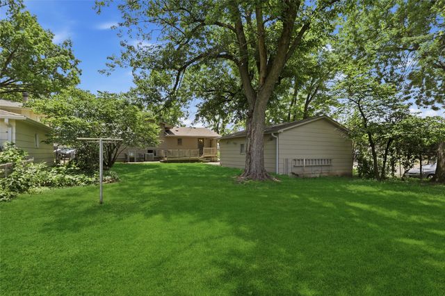 3905 Bel Aire Road, Des Moines, IA 50310