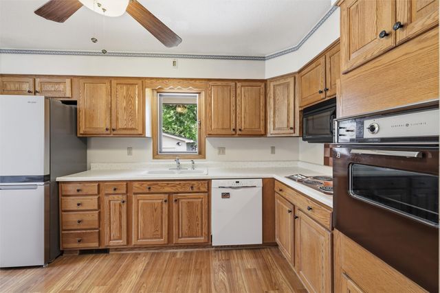 3905 Bel Aire Road, Des Moines, IA 50310