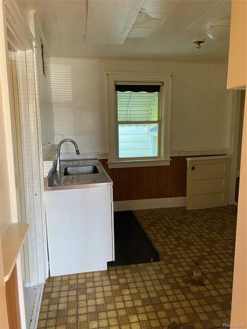 21258 Bon Heur Street, St. Clair Shores, MI 48081
