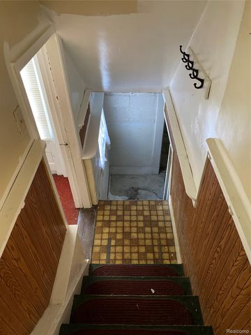 21258 Bon Heur Street, St. Clair Shores, MI 48081