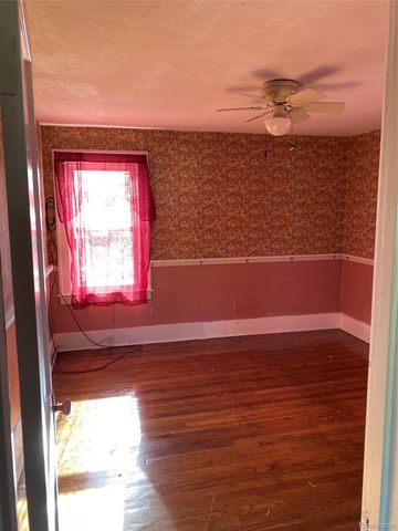 21258 Bon Heur Street, St. Clair Shores, MI 48081