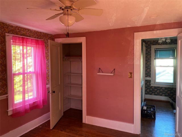 21258 Bon Heur Street, St. Clair Shores, MI 48081