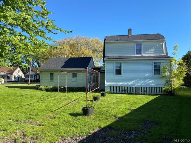 21258 Bon Heur Street, St. Clair Shores, MI 48081