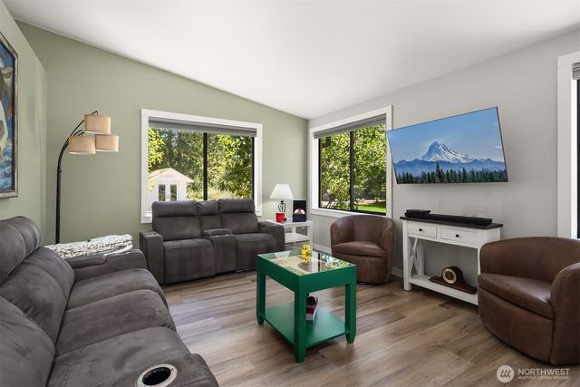 34430 Enumclaw Black Diamond Road SE, Black Diamond, WA 98010