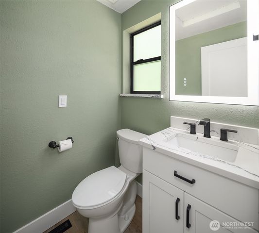 34430 Enumclaw Black Diamond Road SE, Black Diamond, WA 98010