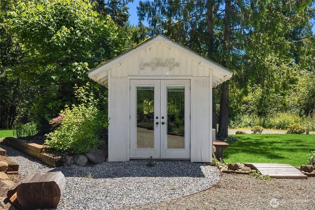 34430 Enumclaw Black Diamond Road SE, Black Diamond, WA 98010