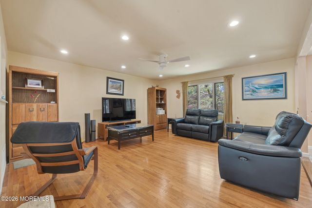 3 Cardinal Road, Holmdel, NJ 07733