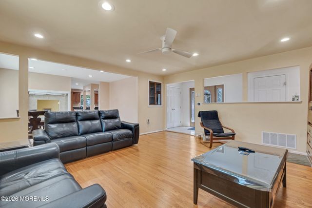 3 Cardinal Road, Holmdel, NJ 07733