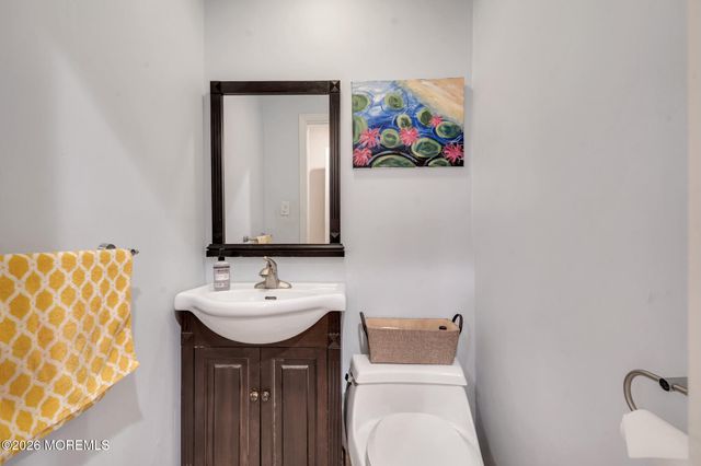 3 Cardinal Road, Holmdel, NJ 07733