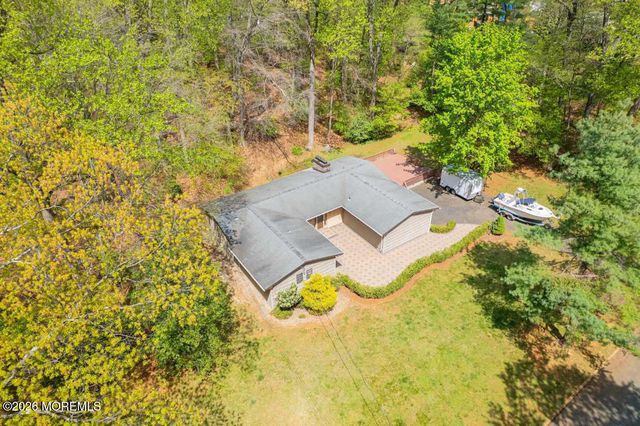 3 Cardinal Road, Holmdel, NJ 07733