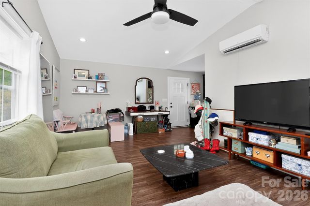 4231 Craig Avenue, Charlotte, NC 28211