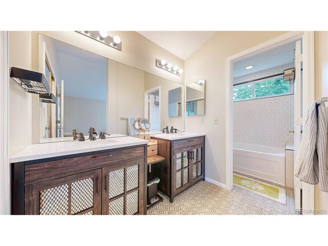 2161 E Phillips Ln, Littleton, CO 80122