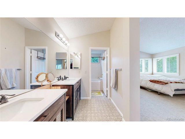 2161 E Phillips Ln, Littleton, CO 80122