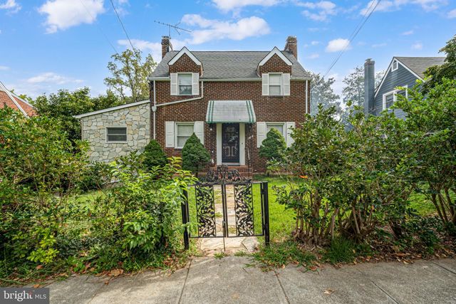 1124 45TH PL SE, Washington, DC 20019