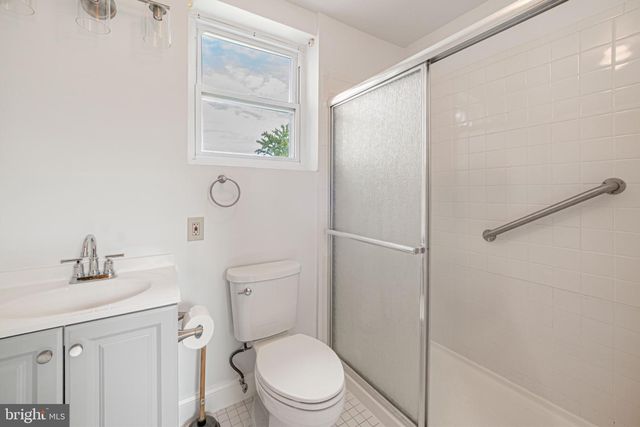 1124 45TH PL SE, Washington, DC 20019