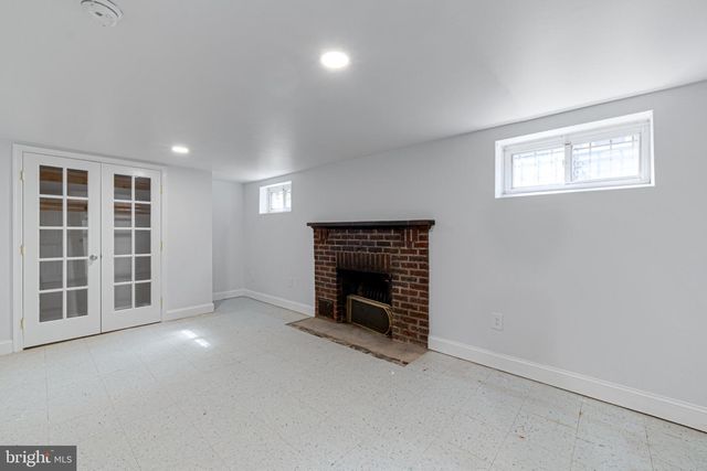 1124 45TH PL SE, Washington, DC 20019