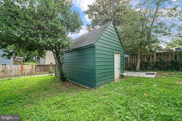 1124 45TH PL SE, Washington, DC 20019