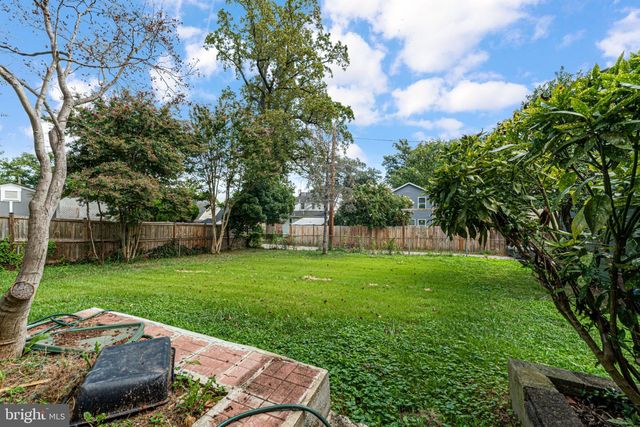 1124 45TH PL SE, Washington, DC 20019