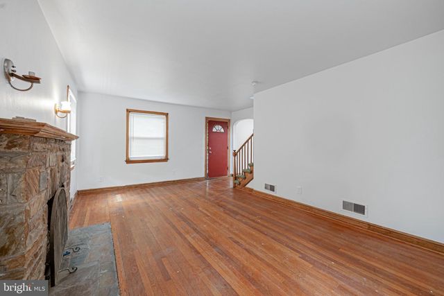 1124 45TH PL SE, Washington, DC 20019