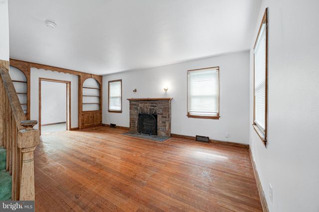 1124 45TH PL SE, Washington, DC 20019