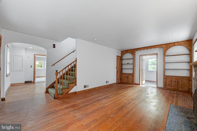1124 45TH PL SE, Washington, DC 20019