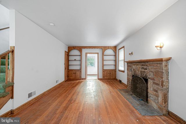 1124 45TH PL SE, Washington, DC 20019