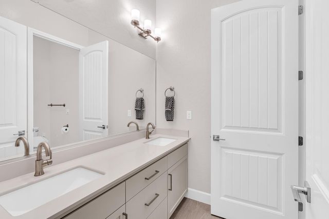 11176 N Via Revenna Drive, Fresno, CA 93730