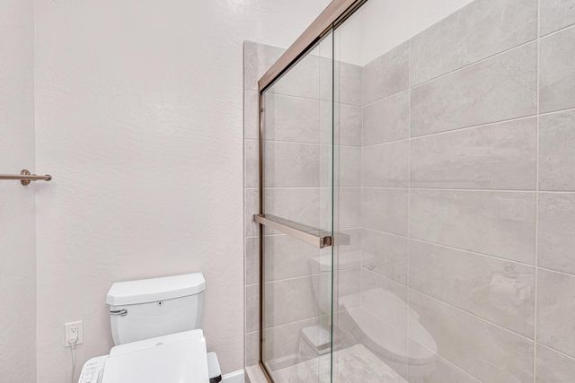 11176 N Via Revenna Drive, Fresno, CA 93730
