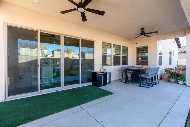 11176 N Via Revenna Drive, Fresno, CA 93730