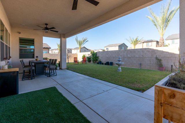 11176 N Via Revenna Drive, Fresno, CA 93730