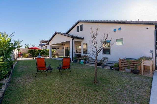 11176 N Via Revenna Drive, Fresno, CA 93730