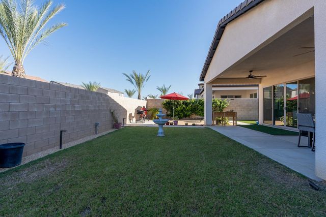 11176 N Via Revenna Drive, Fresno, CA 93730