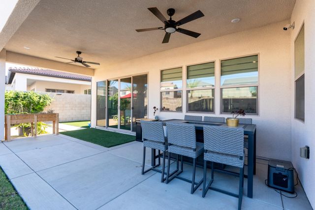 11176 N Via Revenna Drive, Fresno, CA 93730