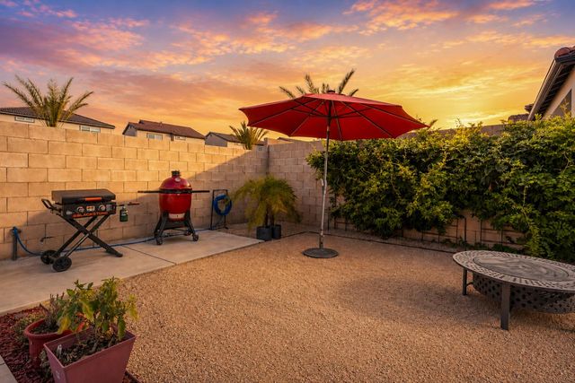 11176 N Via Revenna Drive, Fresno, CA 93730
