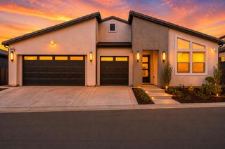11176 N Via Revenna Drive, Fresno, CA 93730