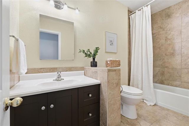 12711 W 101st Street, Lenexa, KS 66215