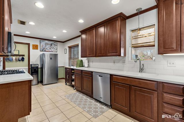 1518 SOUTHWINDS DRIVE, Wichita Falls, TX 76302