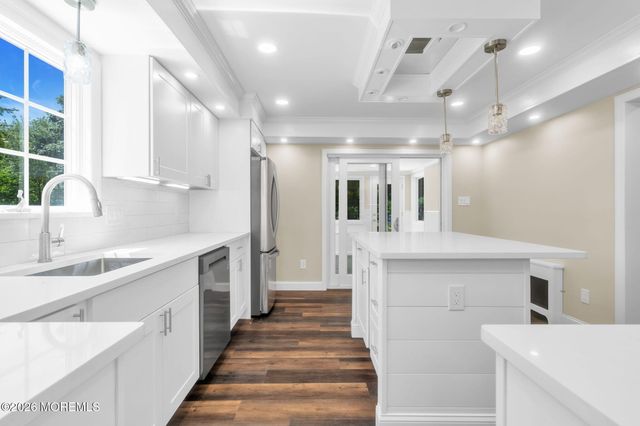 118 State Route 34, Holmdel, NJ 07733