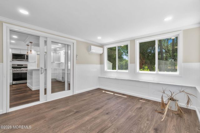 118 State Route 34, Holmdel, NJ 07733