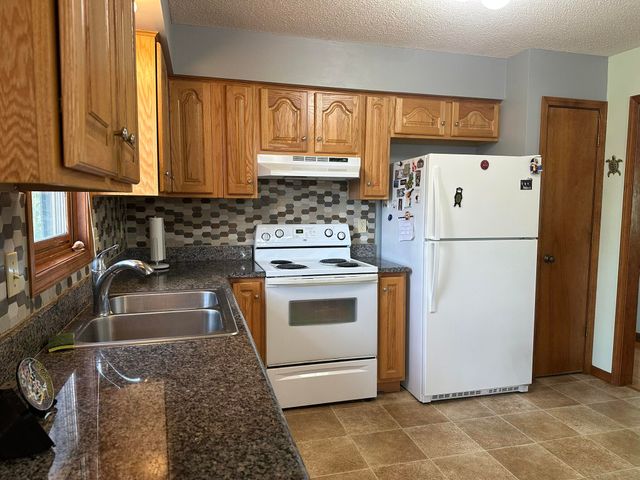 3701 MADERA DR, Columbia, MO 65203