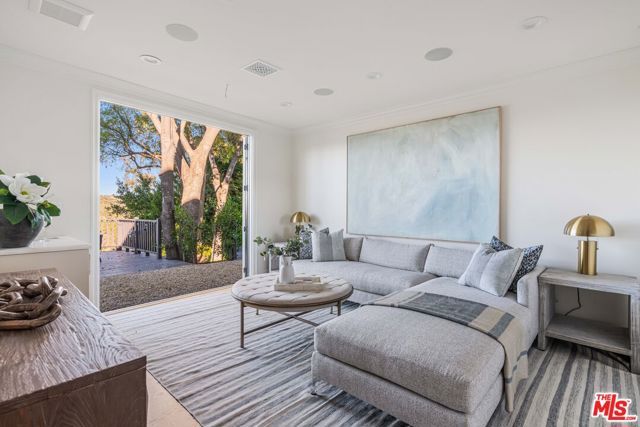 1900 Bel Air Road, Los Angeles, CA 90077