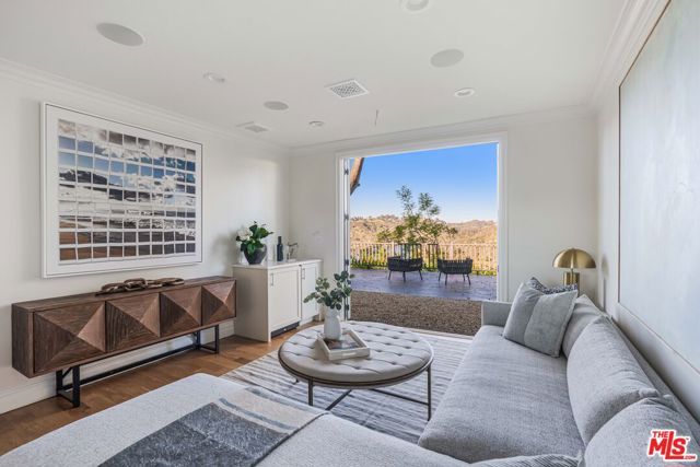 1900 Bel Air Road, Los Angeles, CA 90077