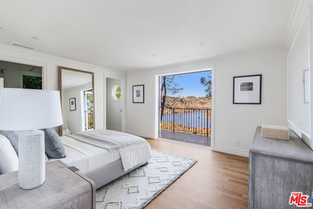 1900 Bel Air Road, Los Angeles, CA 90077