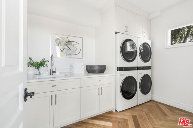 1900 Bel Air Road, Los Angeles, CA 90077