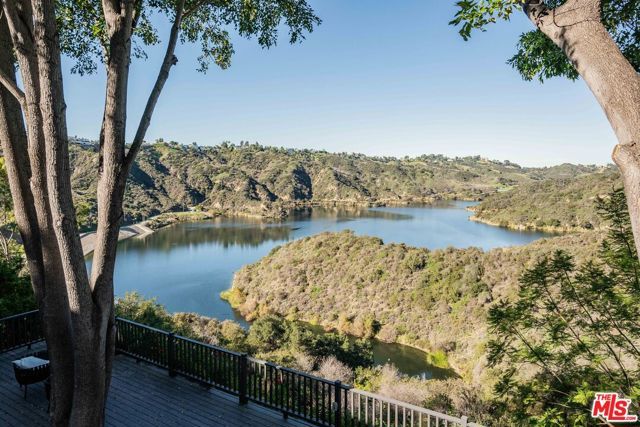 1900 Bel Air Road, Los Angeles, CA 90077