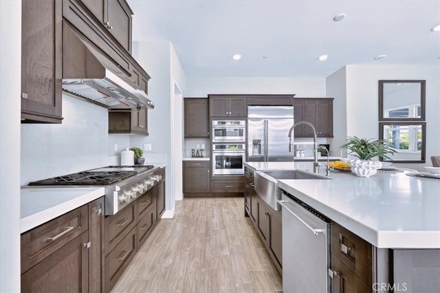 168 Crossover, Irvine, CA 92618