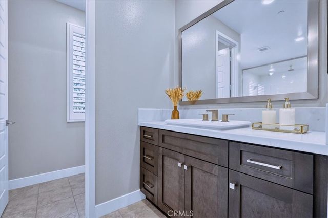 168 Crossover, Irvine, CA 92618