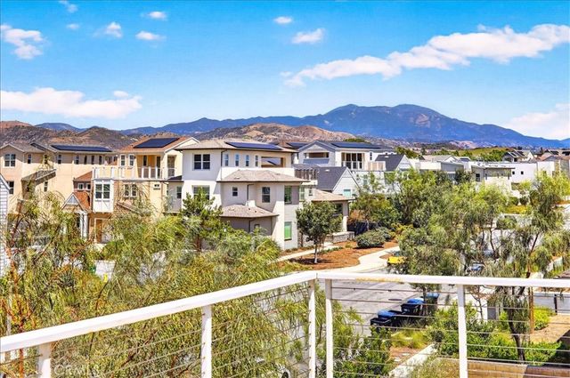 168 Crossover, Irvine, CA 92618