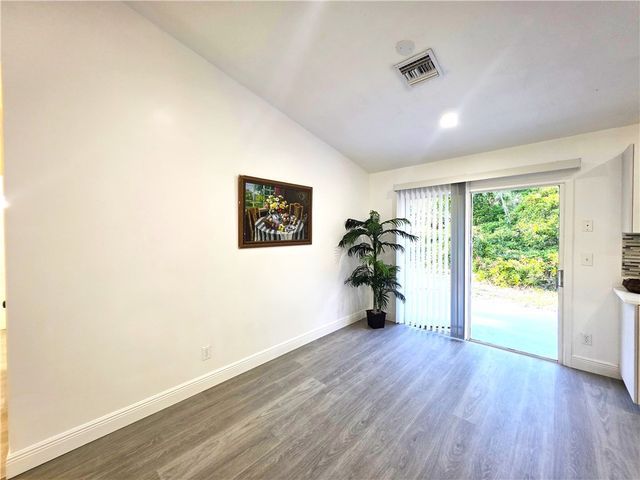 490 13th Lane SW, Vero Beach, FL 32962